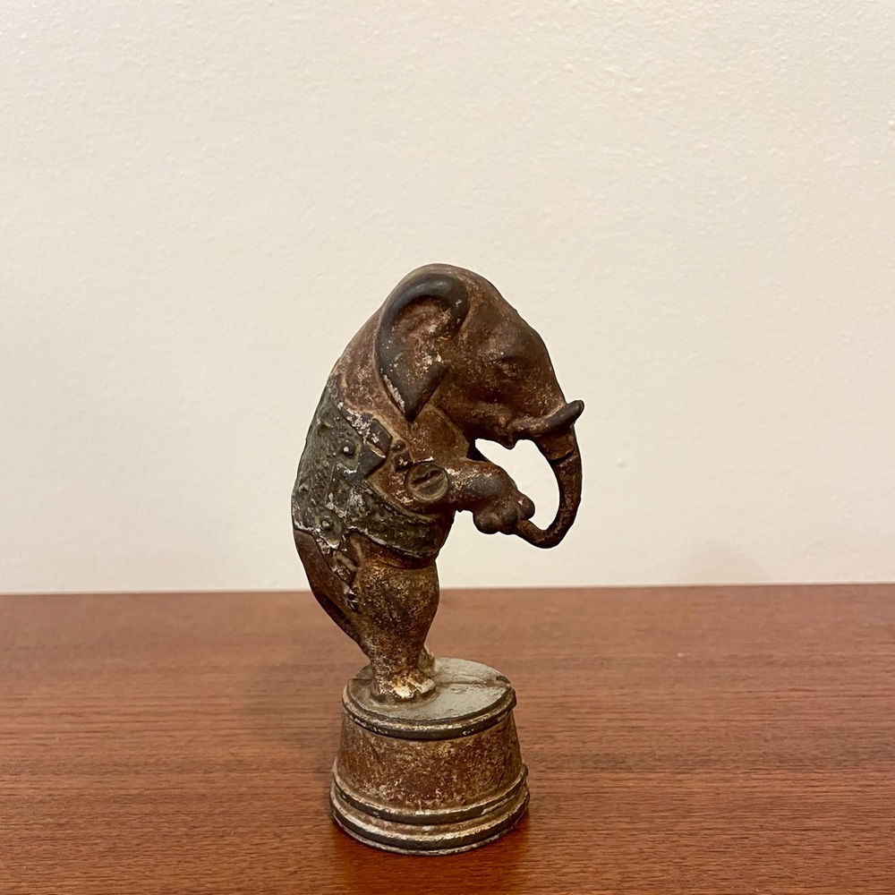 Antique CAST IRON Elephant on Tub
Penny Still Bank Circus - Nice Original